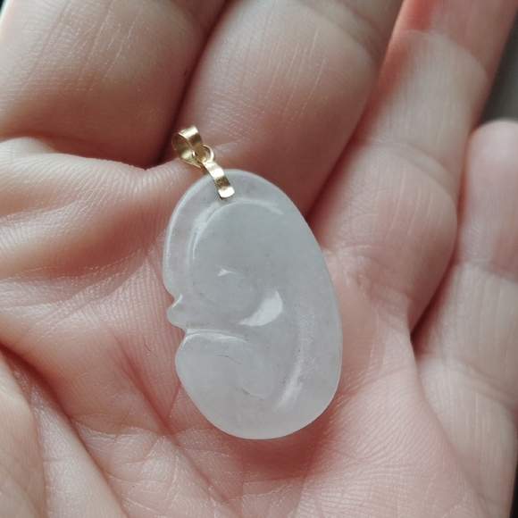 Exquisite Jadeite 18k - Picture 2 of 5